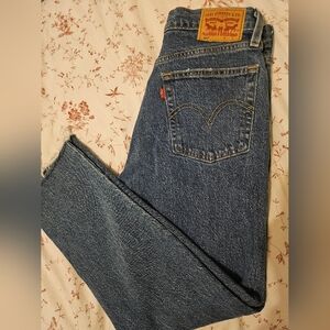 levis 501 jeans- Size 28W 26L